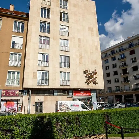 Danube Apartmán *