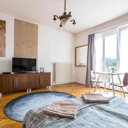 Danube Apartmán *